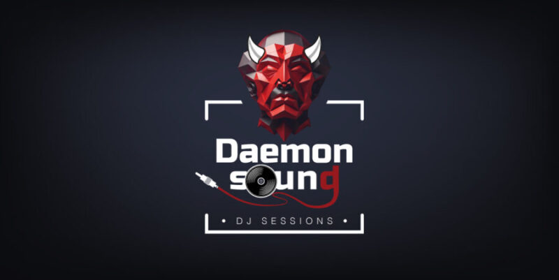 logotipo Daemon Sound que es la cara de un demonio en que su cola es un conector de audio